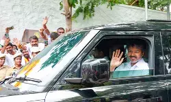मद्रास हाई कोर्ट में विजय के खिलाफ एफआईआर की मांग, आयकर मामले पर रिट याचिका दायर