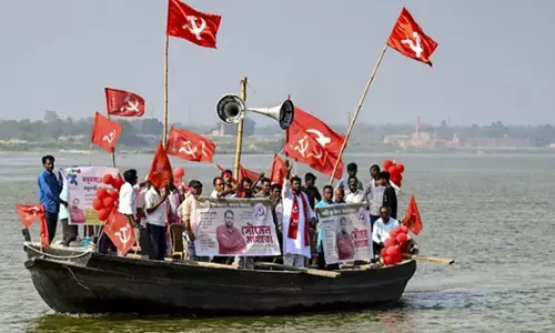 बंगाल में बीजेपी की जीत के बीच वाम खेमे में जश्न- ‘हार में भी उम्मीद’ की नई कहानी बंगाल में बीजेपी की जीत के बीच वाम खेमे में जश्न- ‘हार में भी उम्मीद’ की नई कहानी