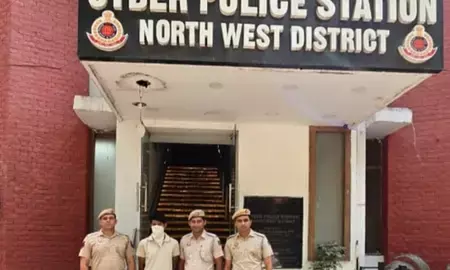दिल्ली पुलिस की बड़ी कार्रवाई: साइबर थाना नॉर्थ-वेस्ट ने सेक्सटॉर्शन रैकेट के मास्टरमाइंड को दबोचा दिल्ली पुलिस की बड़ी कार्रवाई: साइबर थाना नॉर्थ-वेस्ट ने सेक्सटॉर्शन रैकेट के मास्टरमाइंड को दबोचा