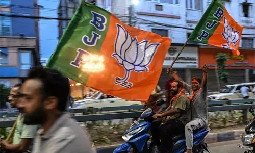 बंगाल में मनोविकृति के लक्षण सड़क पर बंगाल में मनोविकृति के लक्षण सड़क पर