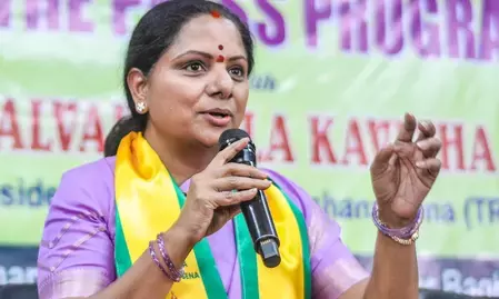 कविता ने तेलंगाना सरकार पर फीस रीइंबर्समेंट स्कीम को बाधित करने की साजिश का लगाया आरोप कविता ने तेलंगाना सरकार पर फीस रीइंबर्समेंट स्कीम को बाधित करने की साजिश का लगाया आरोप