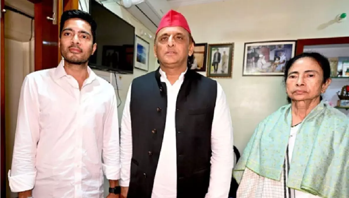 दीदी भाजपा की आंखों में खटकती हैं, ममता बनर्जी से मिलने के बाद बोले अखिलेश यादव दीदी भाजपा की आंखों में खटकती हैं, ममता बनर्जी से मिलने के बाद बोले अखिलेश यादव
