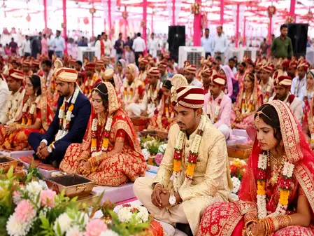 छत्तीसगढ़ में शुक्रवार को सामूहिक विवाह: बंधन में बंधेंगे 2,300 से ज्यादा जोड़े छत्तीसगढ़ में शुक्रवार को सामूहिक विवाह: बंधन में बंधेंगे 2,300 से ज्यादा जोड़े