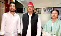 दीदी भाजपा की आंखों में खटकती हैं, ममता बनर्जी से मिलने के बाद बोले अखिलेश यादव दीदी भाजपा की आंखों में खटकती हैं, ममता बनर्जी से मिलने के बाद बोले अखिलेश यादव