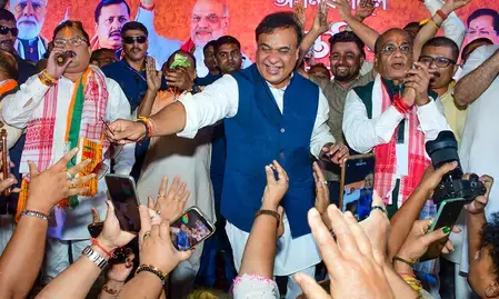 असम: हिमंता बिस्वा सरमा ने शपथ ग्रहण समारोह की तैयारियों की समीक्षा की असम: हिमंता बिस्वा सरमा ने शपथ ग्रहण समारोह की तैयारियों की समीक्षा की