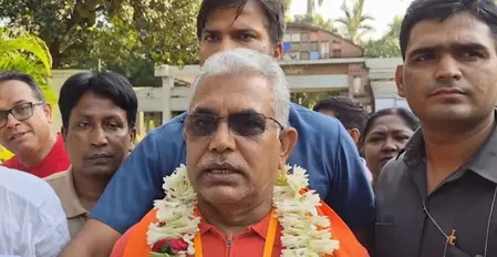 ममता बनर्जी के मन में काफी भ्रम की स्थिति है : दिलीप घोष ममता बनर्जी के मन में काफी भ्रम की स्थिति है : दिलीप घोष