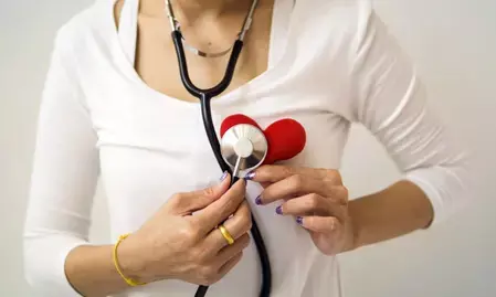 यूपी स्वास्थ्य विभाग में हड़कंप: 5 चिकित्साधिकारी बर्खास्त, लापरवाह डॉक्टरों पर ब्रजेश पाठक का कड़ा एक्शन यूपी स्वास्थ्य विभाग में हड़कंप: 5 चिकित्साधिकारी बर्खास्त, लापरवाह डॉक्टरों पर ब्रजेश पाठक का कड़ा एक्शन