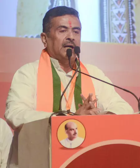 पहली भाजपा कैबिनेट के शपथ ग्रहण में पीएम मोदी की मौजूदगी बंगाल के लिए एक ऐतिहासिक सवेरा : सुवेंदु अधिकारी पहली भाजपा कैबिनेट के शपथ ग्रहण में पीएम मोदी की मौजूदगी बंगाल के लिए एक ऐतिहासिक सवेरा : सुवेंदु अधिकारी