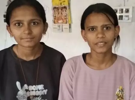 मध्य प्रदेश: पीएमएसबीवाई योजना बनी सहारा, दुर्घटना में मृत्यु के बाद नॉमिनी को मिल रही आर्थिक सहायता मध्य प्रदेश: पीएमएसबीवाई योजना बनी सहारा, दुर्घटना में मृत्यु के बाद नॉमिनी को मिल रही आर्थिक सहायता