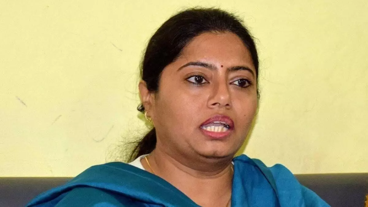 विधायक पल्लवी पटेल के खिलाफ आरपीएफ ने दर्ज कराया मुकदमा विधायक पल्लवी पटेल के खिलाफ आरपीएफ ने दर्ज कराया मुकदमा
