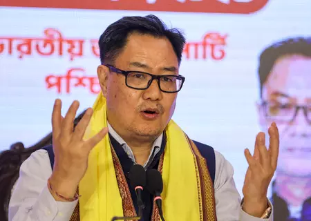 टीएमसी सांसद सागरिका घोष के आरोपों पर किरेन रिजिजू बोले, आपको संसद प्रक्रिया की जानकारी नहीं टीएमसी सांसद सागरिका घोष के आरोपों पर किरेन रिजिजू बोले, आपको संसद प्रक्रिया की जानकारी नहीं