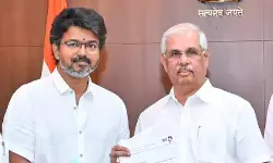 तमिलनाडु में विजय भवः, राज्यपाल से मुलाकात के बाद सरकार गठन की प्रक्रिया शुरू तमिलनाडु में विजय भवः, राज्यपाल से मुलाकात के बाद सरकार गठन की प्रक्रिया शुरू
