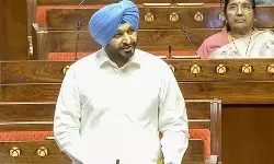 आम आदमी पार्टी ने पंजाब को भ्रष्टाचार का एटीएम बना दिया: रवनीत सिंह बिट्टू आम आदमी पार्टी ने पंजाब को भ्रष्टाचार का एटीएम बना दिया: रवनीत सिंह बिट्टू