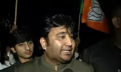 महाराष्ट्र में भाषा पर सियासत, हाजी अराफात शेख बोले—यूपी के लोग भी मराठी बोलकर देंगे संदेश