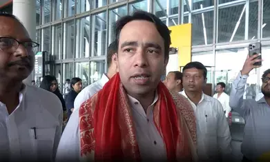 सुवेंदु अधिकारी के शपथ ग्रहण समारोह के लिए कोलकाता पहुंचे एनडीए नेता, जयंत चौधरी बोले- बंगाल की जनता का आभार सुवेंदु अधिकारी के शपथ ग्रहण समारोह के लिए कोलकाता पहुंचे एनडीए नेता, जयंत चौधरी बोले- बंगाल की जनता का आभार
