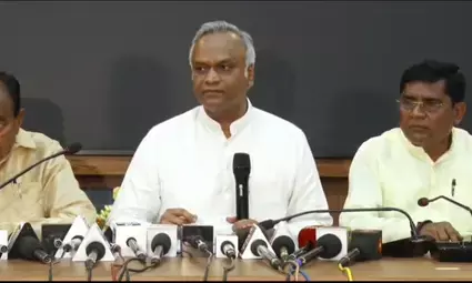 कर्नाटक के मंत्री प्रियांक खड़गे ने कहा, विदेशों में निर्यात की जा रही ‘कलबुर्गी रोटी’ कर्नाटक के मंत्री प्रियांक खड़गे ने कहा, विदेशों में निर्यात की जा रही ‘कलबुर्गी रोटी’
