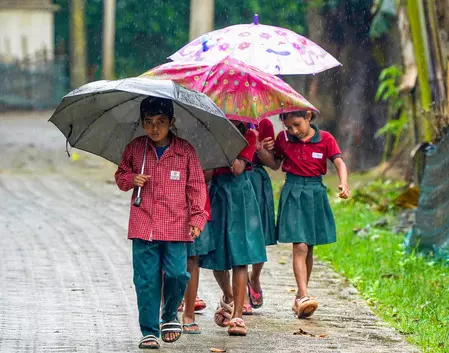 बाजार की पाठशाला: क्या है NPS वात्सल्य योजना? जानें बच्चों के लिए निवेश का यह पेंशन मॉडल कैसे बनाएगा उन्हें करोड़पति बाजार की पाठशाला: क्या है NPS वात्सल्य योजना? जानें बच्चों के लिए निवेश का यह पेंशन मॉडल कैसे बनाएगा उन्हें करोड़पति