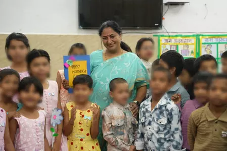 सीएम रेखा गुप्ता ने लाजपत नगर का किया दौरा, विलेज कॉटेज होम के बच्चों के साथ बिताए पल सीएम रेखा गुप्ता ने लाजपत नगर का किया दौरा, विलेज कॉटेज होम के बच्चों के साथ बिताए पल