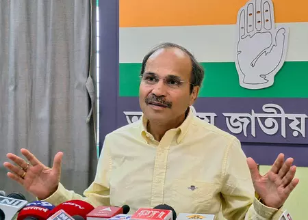 टीएमसी पार्षद भिष्मदेव कर्माकर गिरफ्तार, अधीर रंजन के चुनाव प्रचार में बाधा डालने का आरोप टीएमसी पार्षद भिष्मदेव कर्माकर गिरफ्तार, अधीर रंजन के चुनाव प्रचार में बाधा डालने का आरोप