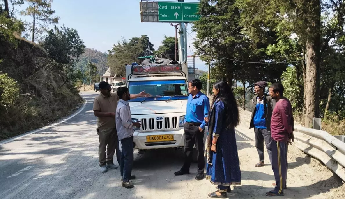 कनाताल में सरकारी राशन परिवहन में बड़ी अनियमितता उजागर, खाद्यान्न से भरे दो वाहन सीज कनाताल में सरकारी राशन परिवहन में बड़ी अनियमितता उजागर, खाद्यान्न से भरे दो वाहन सीज
