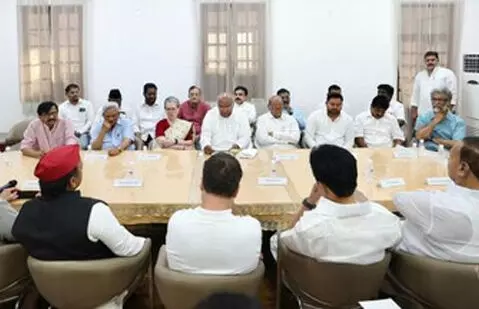 मोदी की बंगाल जीत ने खोल दी विपक्षी एकजुटता की नई राह मोदी की बंगाल जीत ने खोल दी विपक्षी एकजुटता की नई राह