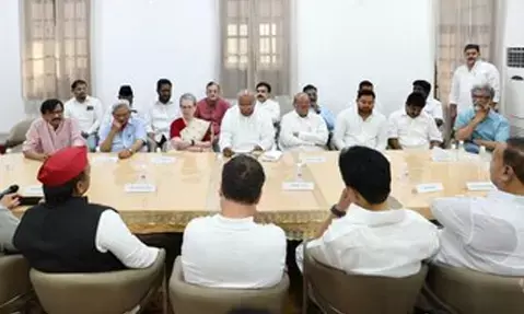 मोदी की बंगाल जीत ने खोल दी विपक्षी एकजुटता की नई राह मोदी की बंगाल जीत ने खोल दी विपक्षी एकजुटता की नई राह