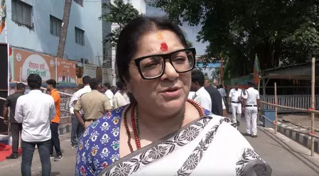 बंगाल: कैबिनेट बैठक से पहले पार्टी नेताओं से मिलेंगे सुवेंदु, लॉकेट चटर्जी बोलीं- यह कार्यकर्ताओं के लिए बड़ा दिन बंगाल: कैबिनेट बैठक से पहले पार्टी नेताओं से मिलेंगे सुवेंदु, लॉकेट चटर्जी बोलीं- यह कार्यकर्ताओं के लिए बड़ा दिन