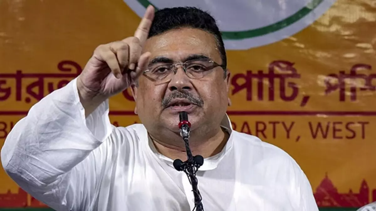 पश्चिम बंगाल में शुभेंदु अधिकारी सरकार की पहली कैबिनेट बैठक, पांच बड़े फैसलों से दिया नया राजनीतिक संदेश पश्चिम बंगाल में शुभेंदु अधिकारी सरकार की पहली कैबिनेट बैठक, पांच बड़े फैसलों से दिया नया राजनीतिक संदेश