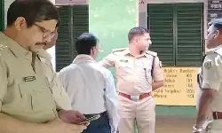 जमशेदपुर स्कूल मर्डर मिस्ट्री: नाबालिग प्रेमी ने की किशोरी की हत्या, पुलिस ने किया चौंकाने वाला खुलासा जमशेदपुर स्कूल मर्डर मिस्ट्री: नाबालिग प्रेमी ने की किशोरी की हत्या, पुलिस ने किया चौंकाने वाला खुलासा