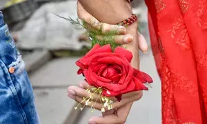 मुंबई: पति ने दूसरी महिला के साथ होटल में रुकने को नकली आधार का किया इस्तेमाल, केस दर्ज