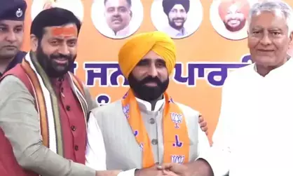 पंजाब सीएम भगवंत मान के भाई ने भाजपा का दामन थामा, नायब सिंह सैनी और सुनील जाखड़ ने किया स्वागत पंजाब सीएम भगवंत मान के भाई ने भाजपा का दामन थामा, नायब सिंह सैनी और सुनील जाखड़ ने किया स्वागत