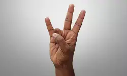 अस्थमा में राहत दिलाने में मददगार सूर्य मुद्रा, तनाव को कम कर दिमाग को करती है शांत अस्थमा में राहत दिलाने में मददगार सूर्य मुद्रा, तनाव को कम कर दिमाग को करती है शांत