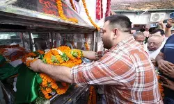 बिहार: राजद नेता बागी कुमार वर्मा का निधन, तेजस्वी यादव ने श्रद्धांजलि अर्पित की बिहार: राजद नेता बागी कुमार वर्मा का निधन, तेजस्वी यादव ने श्रद्धांजलि अर्पित की