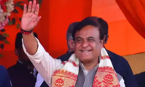नई टीम राज्य के विकास और समृद्धि के लिए मिलकर काम करेगी : हिमंता बिस्वा सरमा नई टीम राज्य के विकास और समृद्धि के लिए मिलकर काम करेगी : हिमंता बिस्वा सरमा