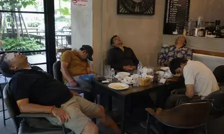 थाईलैंड घूमने गए पांच भारतीयों में से चार अचानक हुए बेहोश, एक की मौत; जांच में जुटी पुलिस थाईलैंड घूमने गए पांच भारतीयों में से चार अचानक हुए बेहोश, एक की मौत; जांच में जुटी पुलिस