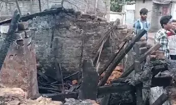छत्तीसगढ़: सिलेंडर ब्लास्ट में एक ही परिवार के चार लोगों की मौत, सीएम ने मुआवजे का किया ऐलान छत्तीसगढ़: सिलेंडर ब्लास्ट में एक ही परिवार के चार लोगों की मौत, सीएम ने मुआवजे का किया ऐलान