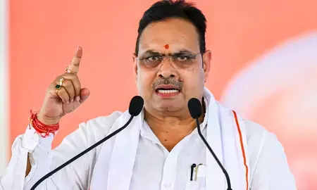 पीएम मोदी की अपील पर सीएम भजन लाल शर्मा ने काफिले में वाहनों की संख्या सीमित करने का दिया निर्देश पीएम मोदी की अपील पर सीएम भजन लाल शर्मा ने काफिले में वाहनों की संख्या सीमित करने का दिया निर्देश