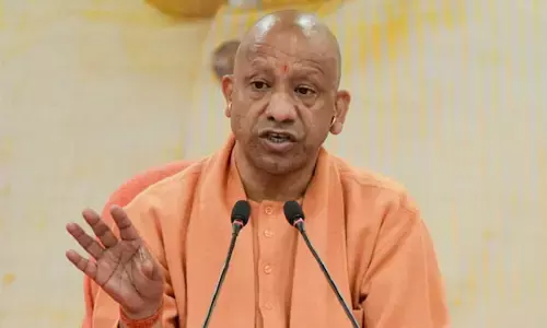 सड़कों पर नमाज बर्दाश्त नहीं: योगी की दो टूक चेतावनी, कहा- प्यार से माने तो ठीक, नहीं तो दूसरा तरीका अपनाएंगे सड़कों पर नमाज बर्दाश्त नहीं: योगी की दो टूक चेतावनी, कहा- प्यार से माने तो ठीक, नहीं तो दूसरा तरीका अपनाएंगे