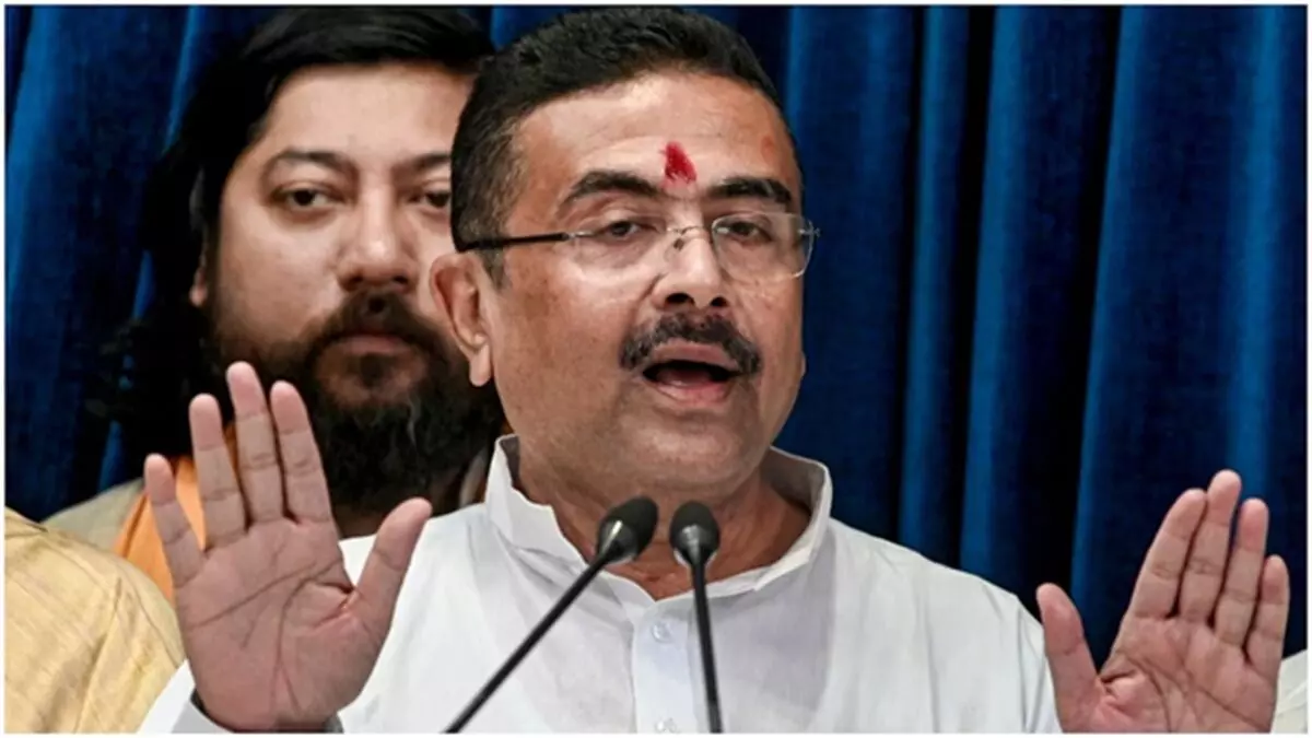मंदिर या मस्जिद, तेज आवाज में कहीं भी नहीं बजेंगे लाउडस्पीकर, CM शुभेंदु का सख्त आदेश मंदिर या मस्जिद, तेज आवाज में कहीं भी नहीं बजेंगे लाउडस्पीकर, CM शुभेंदु का सख्त आदेश