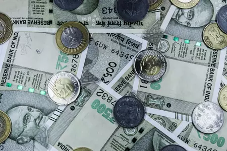 बिहार कैबिनेट का बड़ा फैसला: सरकारी कर्मचारियों के DA में हुई बढ़ोतरी, जानें नई दरें बिहार कैबिनेट का बड़ा फैसला: सरकारी कर्मचारियों के DA में हुई बढ़ोतरी, जानें नई दरें