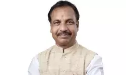 ओडिशा परिवहन मंत्री ने सरकारी वाहनों का इस्तेमाल कम करने की अपील की, ईवी को बढ़ावा देने पर जोर ओडिशा परिवहन मंत्री ने सरकारी वाहनों का इस्तेमाल कम करने की अपील की, ईवी को बढ़ावा देने पर जोर