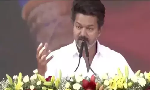 फ्लोर टेस्ट में थलापति को मिली विजय, टीवीके को मिला 144 विधायकों का समर्थन, भाजपा-PMK का वॉकआउट फ्लोर टेस्ट में थलापति को मिली विजय, टीवीके को मिला 144 विधायकों का समर्थन, भाजपा-PMK का वॉकआउट