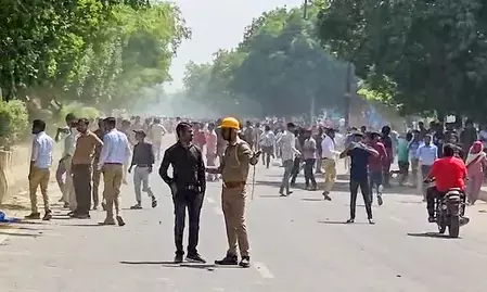 नोएडा में हिंसक प्रदर्शन मामले में बड़ी कार्रवाई, दो आरोपियों पर लगा एनएसए नोएडा में हिंसक प्रदर्शन मामले में बड़ी कार्रवाई, दो आरोपियों पर लगा एनएसए