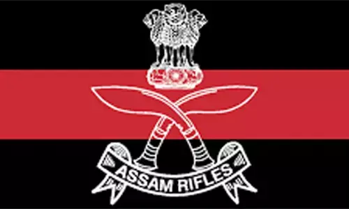 असम राइफल्स ने चांगलांग आग पीड़ित परिवार को दी राहत, तुरंत पहुंचाई मदद असम राइफल्स ने चांगलांग आग पीड़ित परिवार को दी राहत, तुरंत पहुंचाई मदद