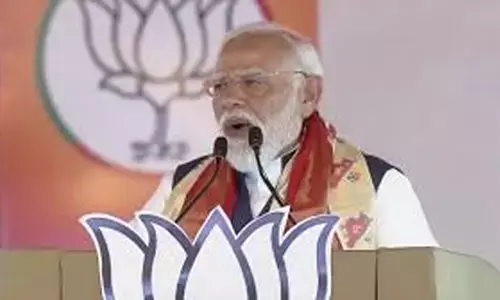 लोककल्याणकारी दायित्व से पीछे हटती सरकार लोककल्याणकारी दायित्व से पीछे हटती सरकार