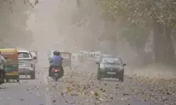 अभी दो दिन और आंधी-बारिश का असर, दिल्ली-यूपी से राजस्थान तक पश्चिमी विक्षोभ सक्रिय; जानें अगले 7 दिनों का मौसम अभी दो दिन और आंधी-बारिश का असर, दिल्ली-यूपी से राजस्थान तक पश्चिमी विक्षोभ सक्रिय; जानें अगले 7 दिनों का मौसम