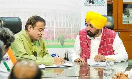 केंद्रीय मंत्री नितिन गडकरी से पंजाब के मुख्यमंत्री ने की मुलाकात, हाईवे प्रोजेक्ट्स पर हुई चर्चा केंद्रीय मंत्री नितिन गडकरी से पंजाब के मुख्यमंत्री ने की मुलाकात, हाईवे प्रोजेक्ट्स पर हुई चर्चा