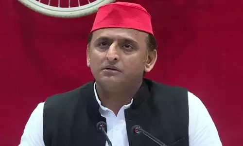 जगह कम है तो सड़क पर नमाज पढ़ने में क्या दिक्कत, अखिलेश यादव का सीएम योगी को जवाब जगह कम है तो सड़क पर नमाज पढ़ने में क्या दिक्कत, अखिलेश यादव का सीएम योगी को जवाब