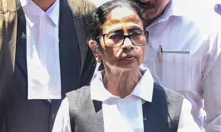कलकत्ता हाईकोर्ट में पेशी के बाद बीसीआई ने ममता बनर्जी की कानूनी प्रैक्टिस का विवरण मांगा कलकत्ता हाईकोर्ट में पेशी के बाद बीसीआई ने ममता बनर्जी की कानूनी प्रैक्टिस का विवरण मांगा