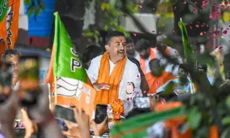 पश्चिम बंगाल सरकार ने स्कूलों में वंदे मातरम अनिवार्य करने की अधिसूचना जारी की पश्चिम बंगाल सरकार ने स्कूलों में वंदे मातरम अनिवार्य करने की अधिसूचना जारी की